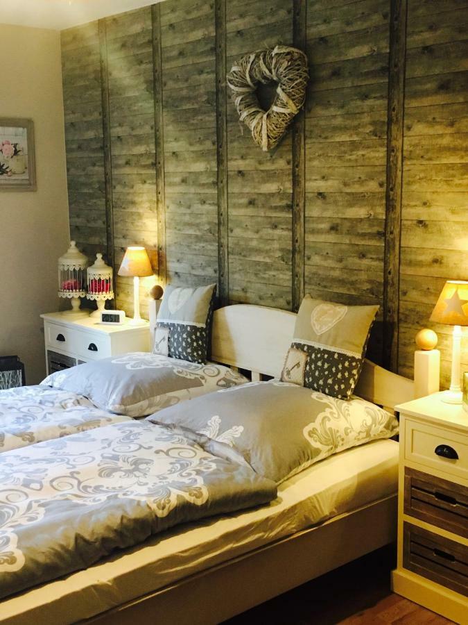 Gaestehaus Sellemols Ferienwohnung Kuefer Heuchelheim-Klingen Kültér fotó